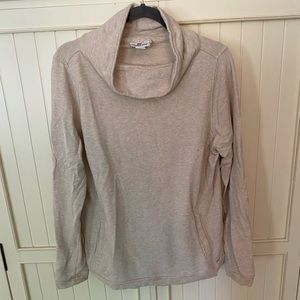 Vineyard Vines oatmeal crew neck sweatshirt. Large
